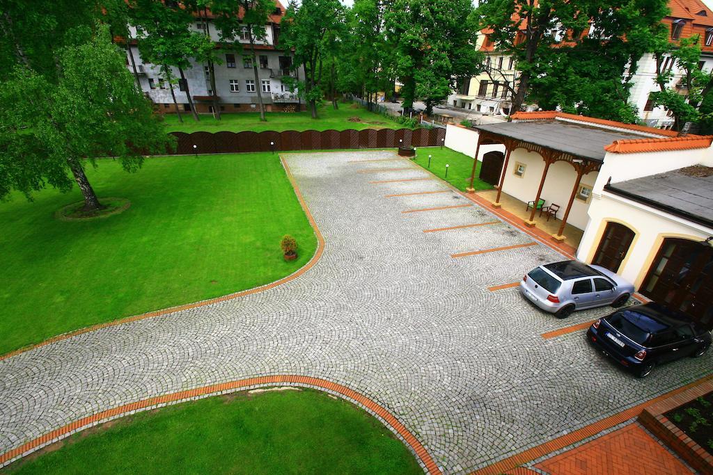 Hotel Palacyk เลกนิตซา ภายนอก รูปภาพ